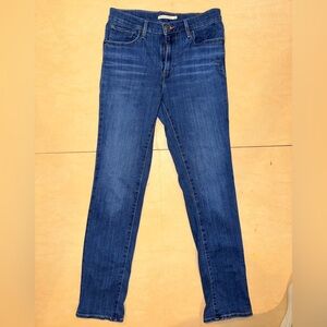 Levi’s Women’s 724 High Rise Straight Jeans